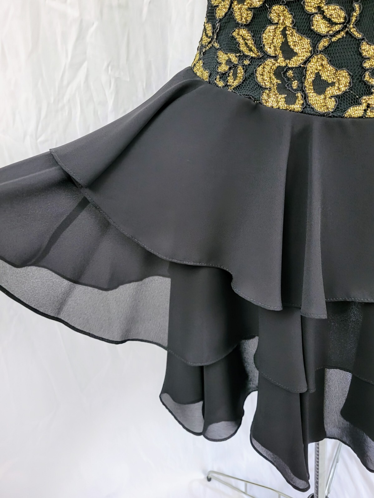 Vintage Late Edition Gold & Black Lace Bodice Dress w Tiered Skirt Size 10