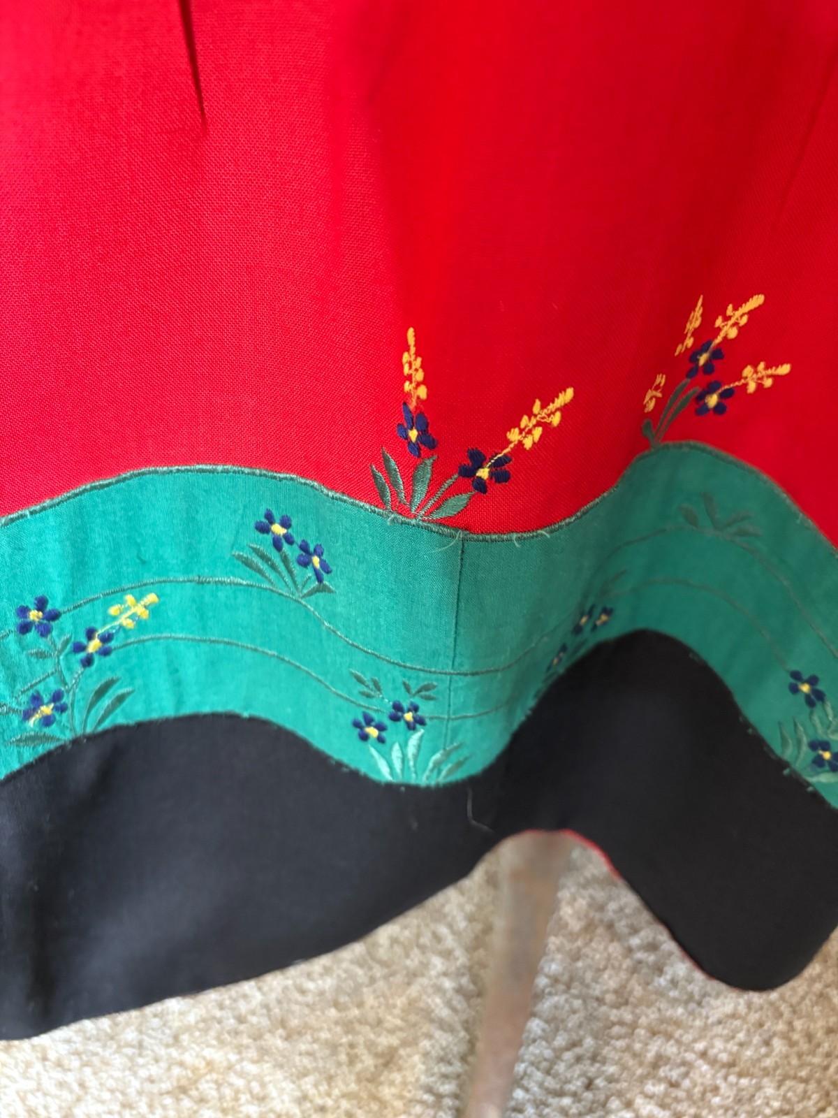 RARE Vintage René Derhy Paris Skirt w Embroidered Spanish Dancers & Accents L