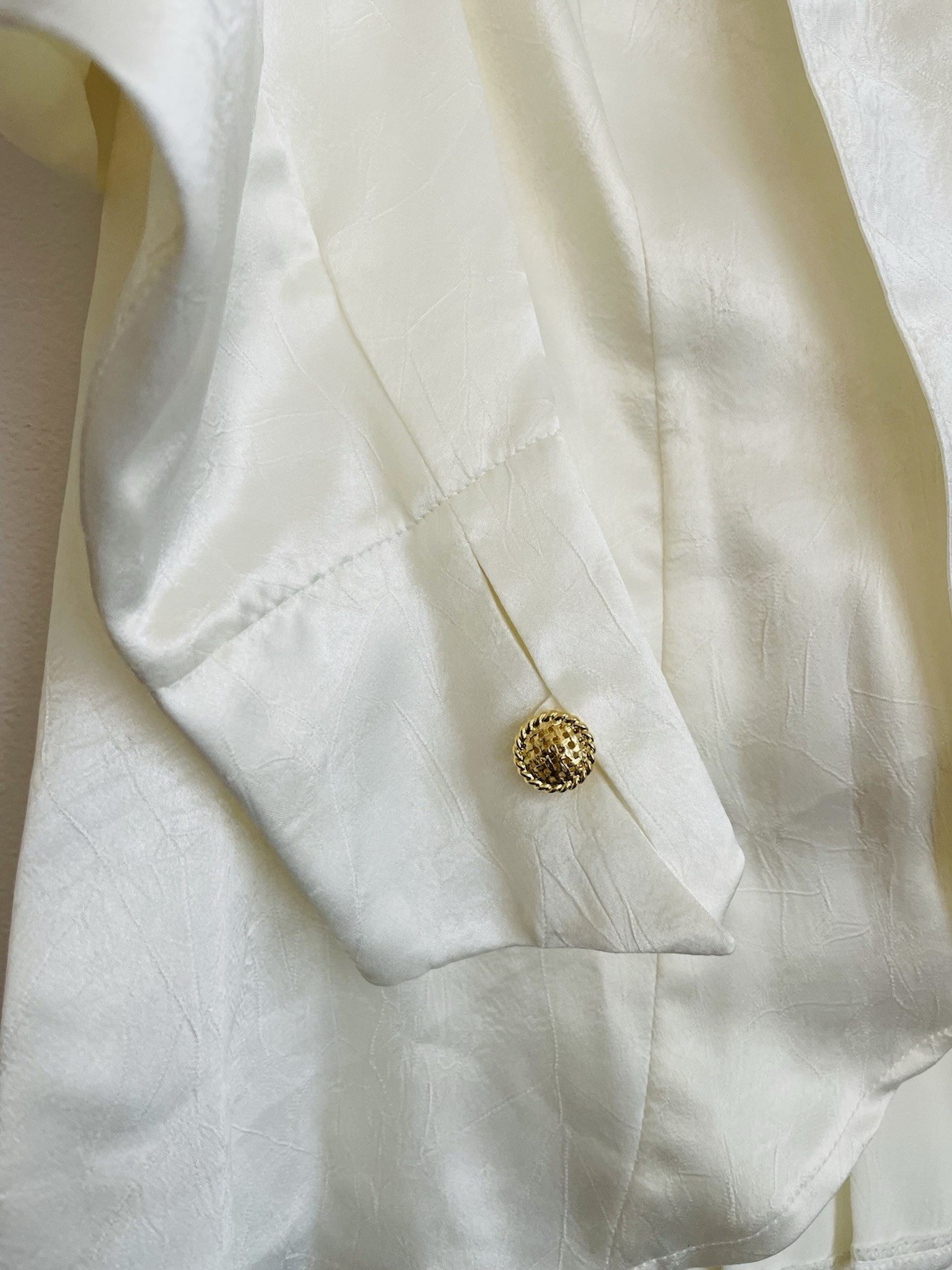 Vintage Blouse Women Ivory 80’s Style 100% Polyester Size 46