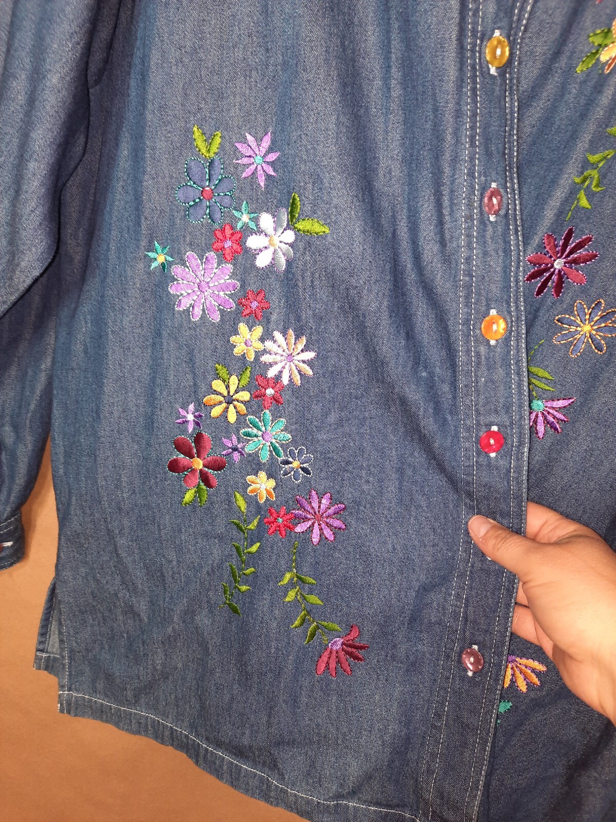 Fantastic Colorful Vtg Silver Threads Button Top Denim Blue Embroidered Daisies