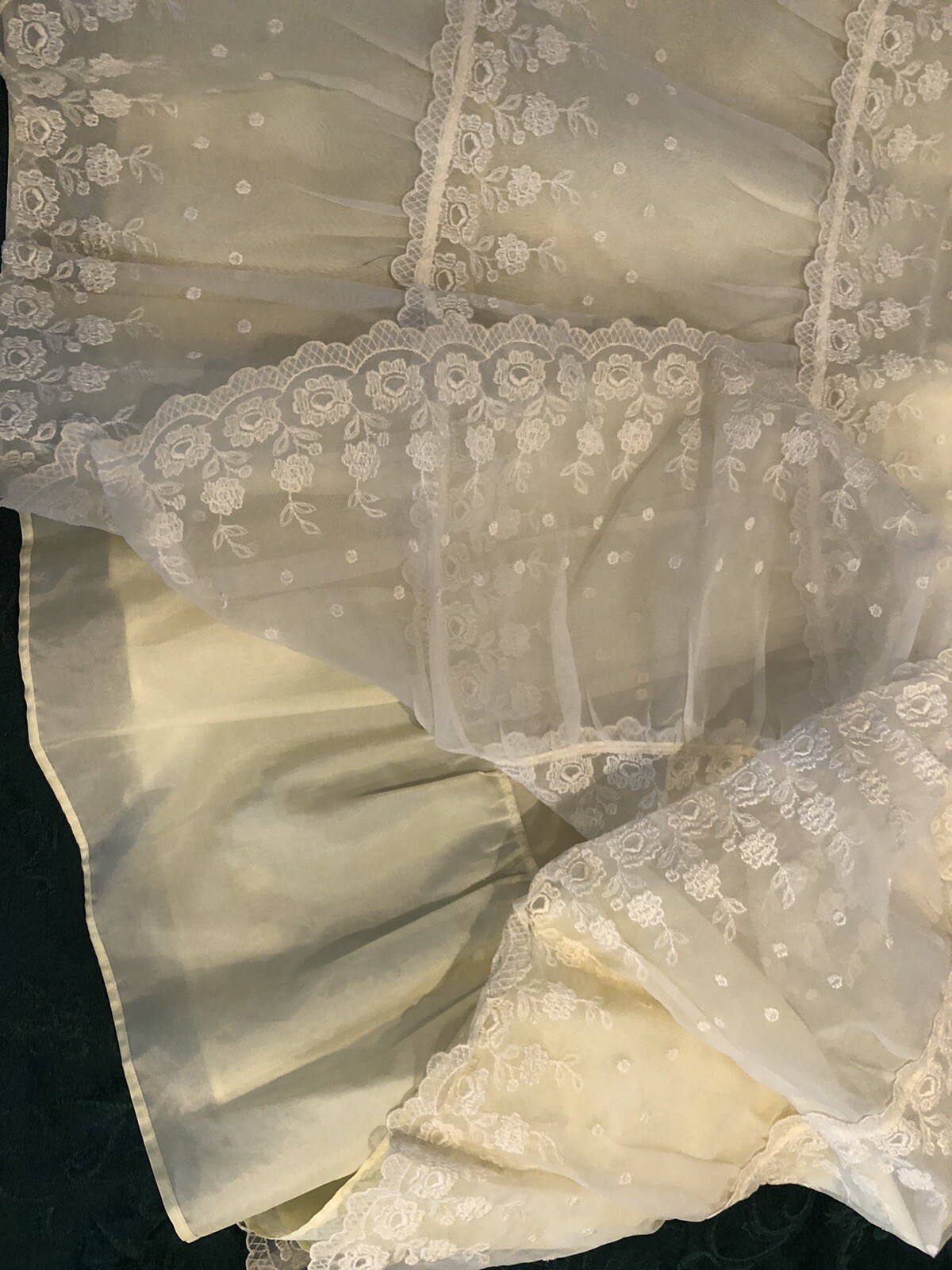 Vintage Ivory 50s Silky Nylon & Lacy Taffeta Jive Rockabilly Half Slip Petticoat