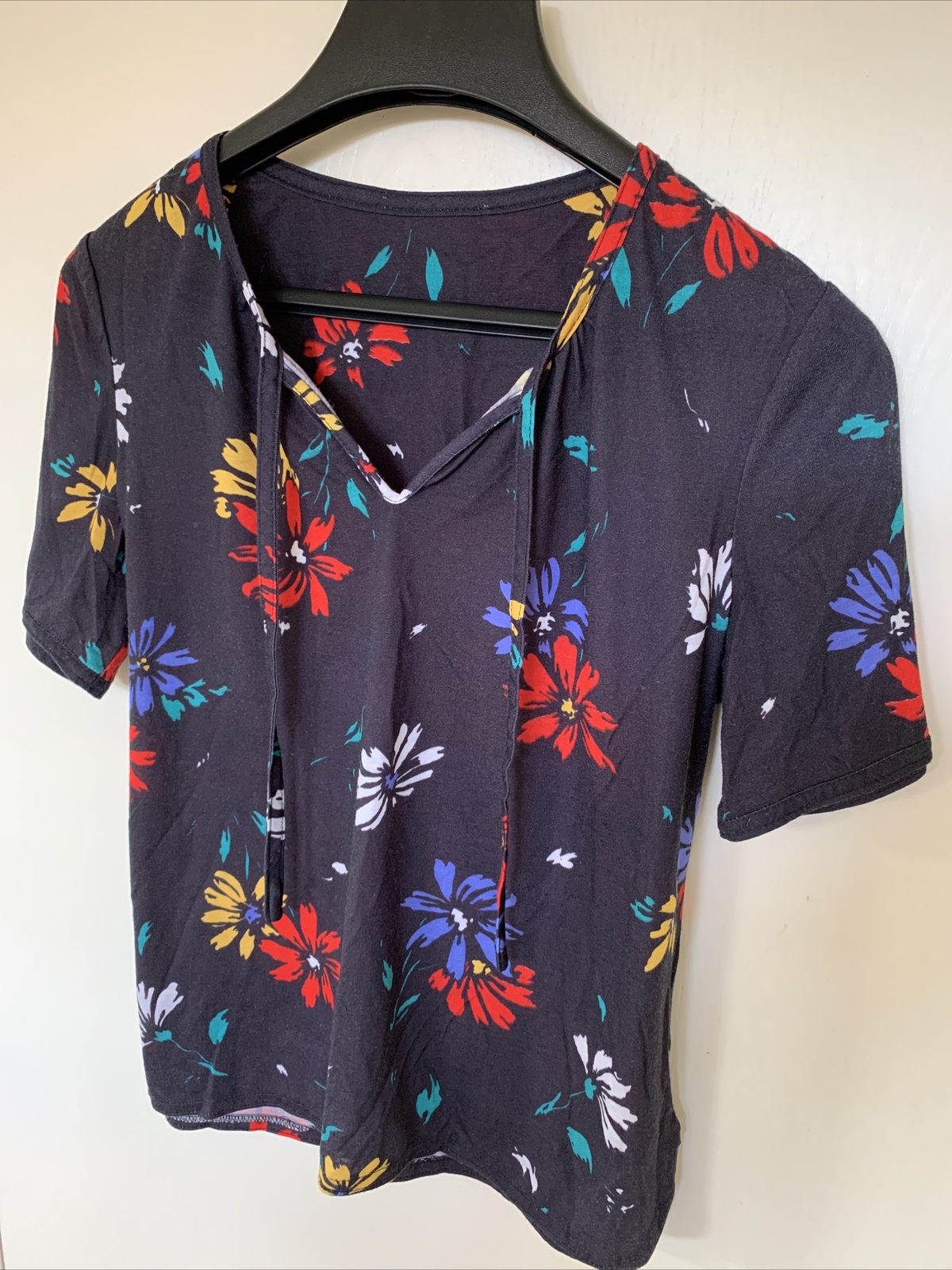 Knit Vintage 1970’s Multi Color Flowers Tassel V Neck Women’s Black Shirt Sz L