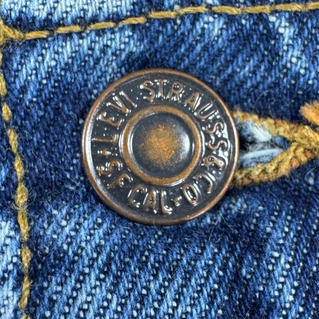 Vintage Levis 551 Relaxed Fit Tapered Leg Jeans Womens 14 Med Medium Wash USA