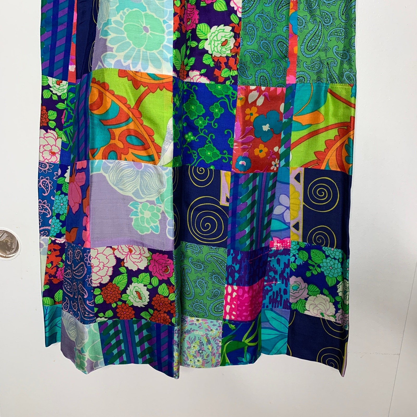 Vintage 60s Womens XS US 4 Bohemian Boho Silk Patchwork Wrap Style Maxi Skirt