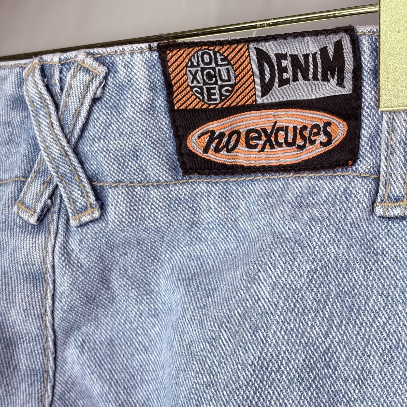 Vintage No Excuse Y2K Women’s Light Wash No Pocket O Ring Zipper Denim Jeans 30″