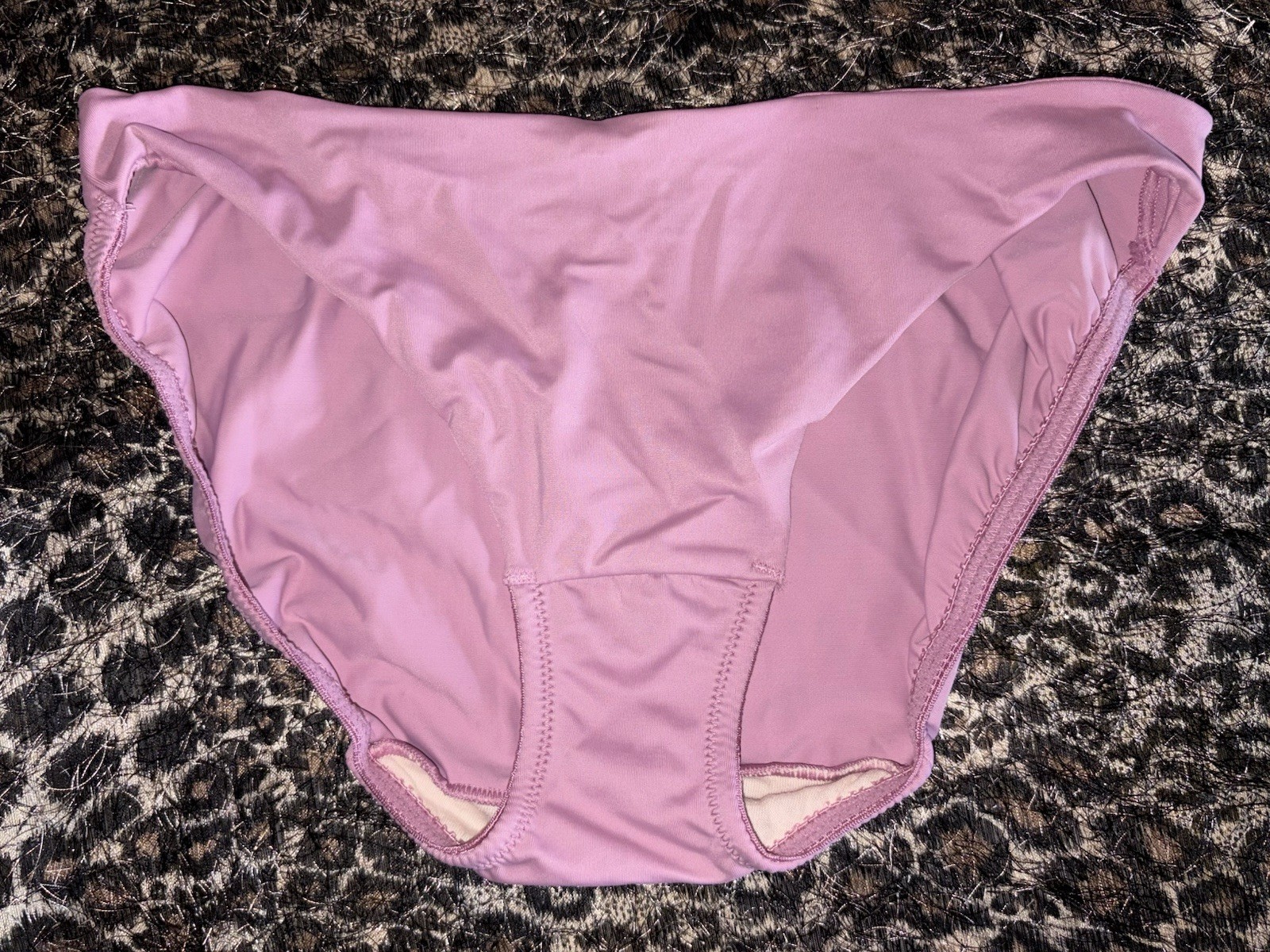 Warner’s Vtg Y2K Panties M Low Rise Bikini Nylon Sweet Pea Underwear