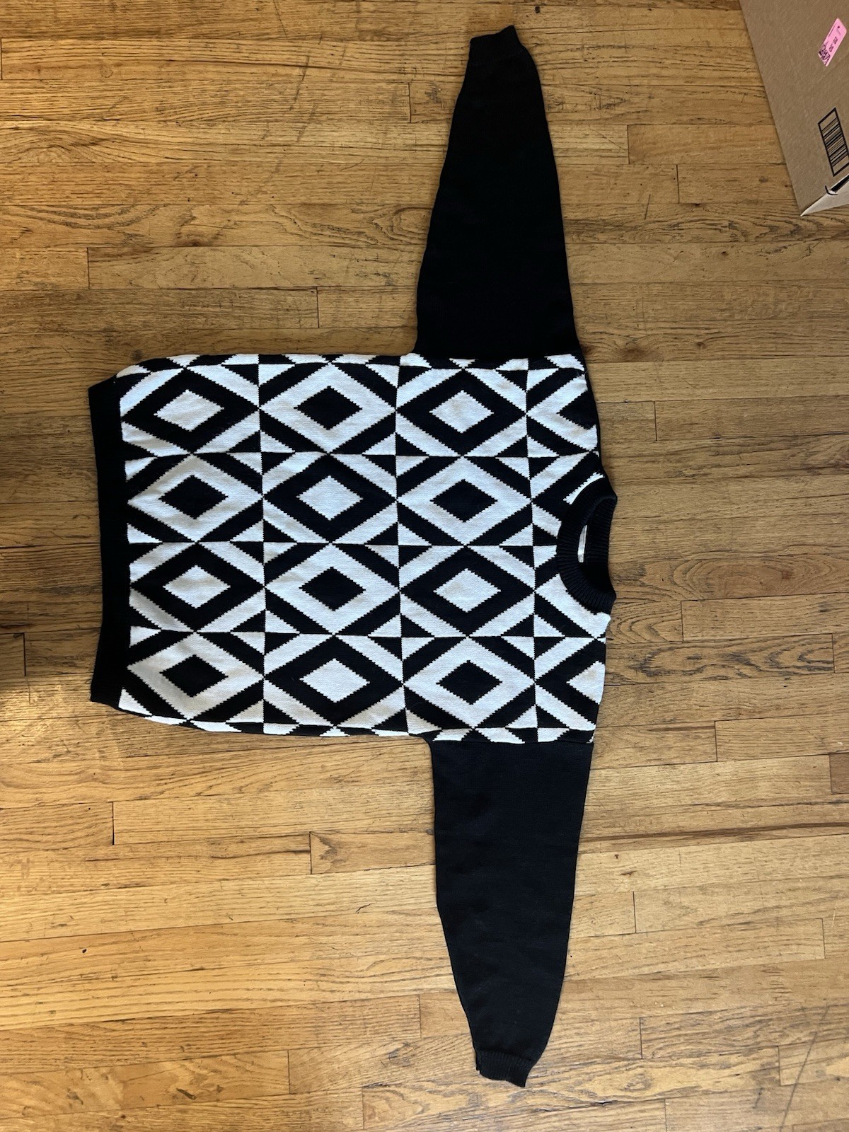 Vintage 80’s Yarnworks Black And White Geometric Women’s Sweater Made In USA
