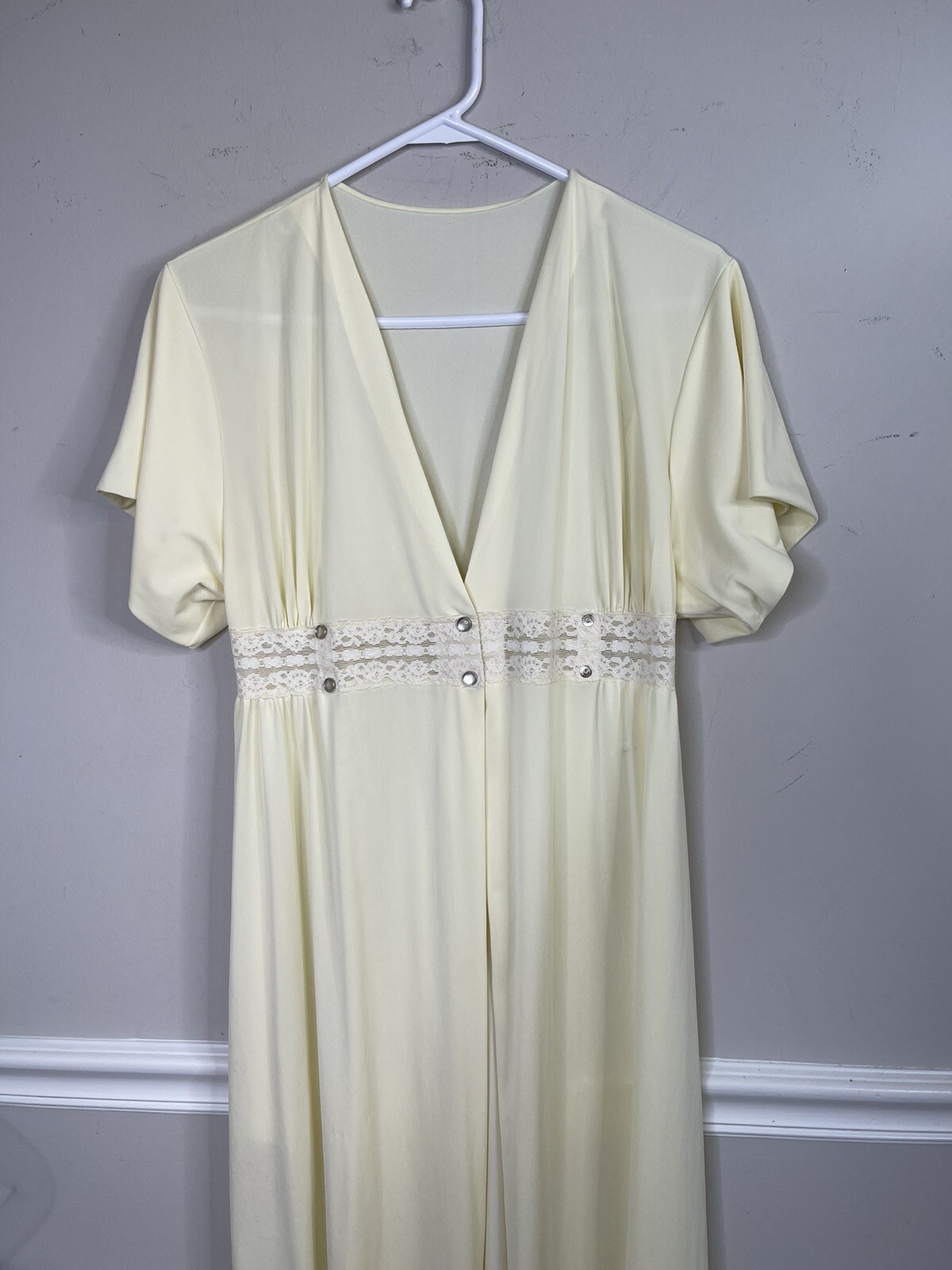 Vintage Shadowline Long Nightgown Womens 32” petite nylon Lace Pearl Snap Wrap