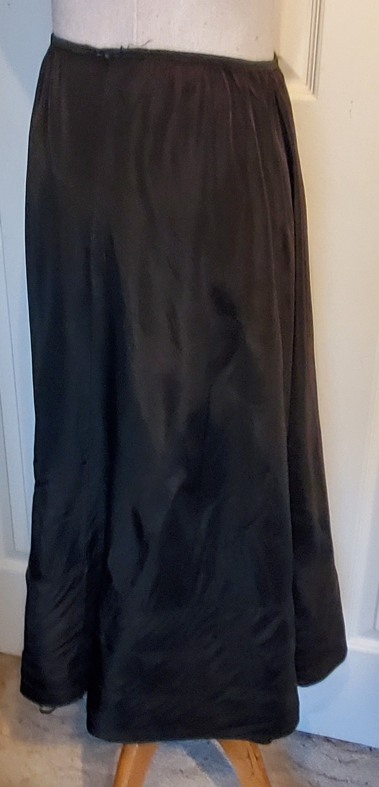 Vintage Long Black Nylon Slip Netting Ruffle at Hem W23″ stretches to 30″