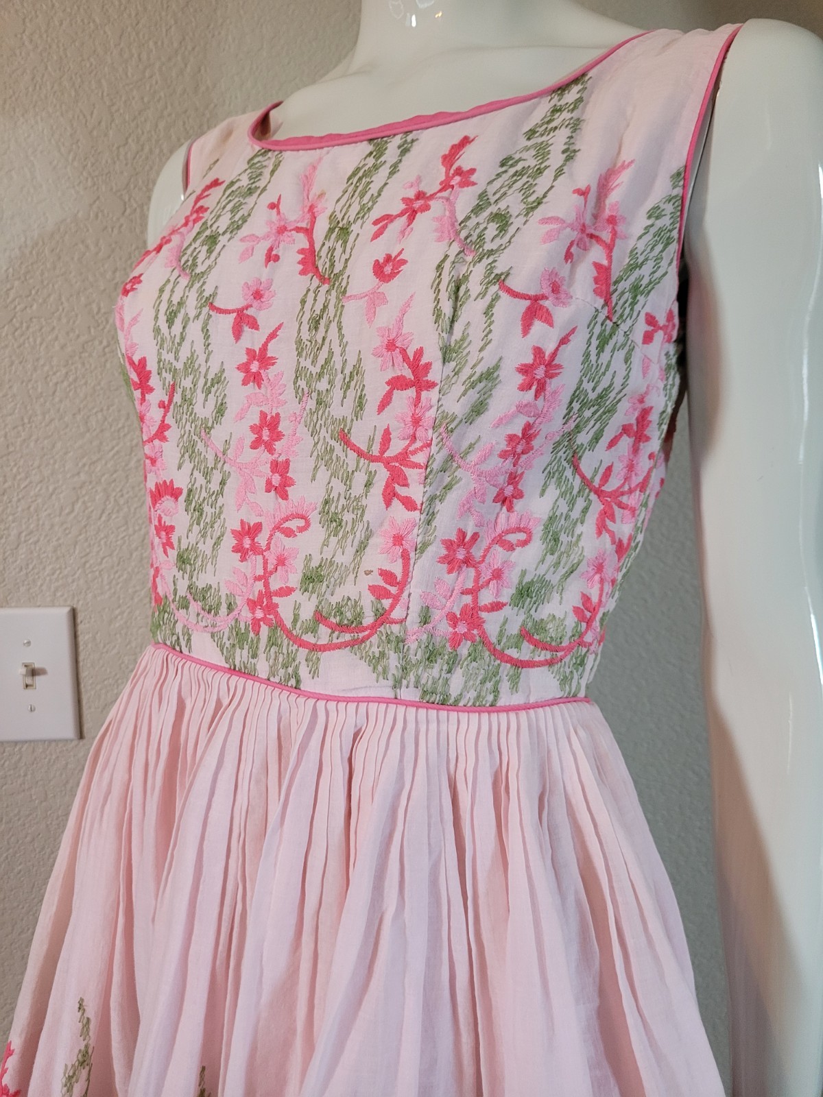 Vintage Handmade Pink Floral Embroidery Dress