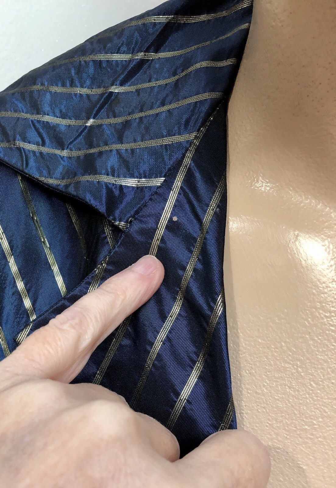 VTG 1940s RAYON SHARKSKIN *GOLD METALLIC STRIPED Shimmery ZIPPER FRONT DRESS XXS