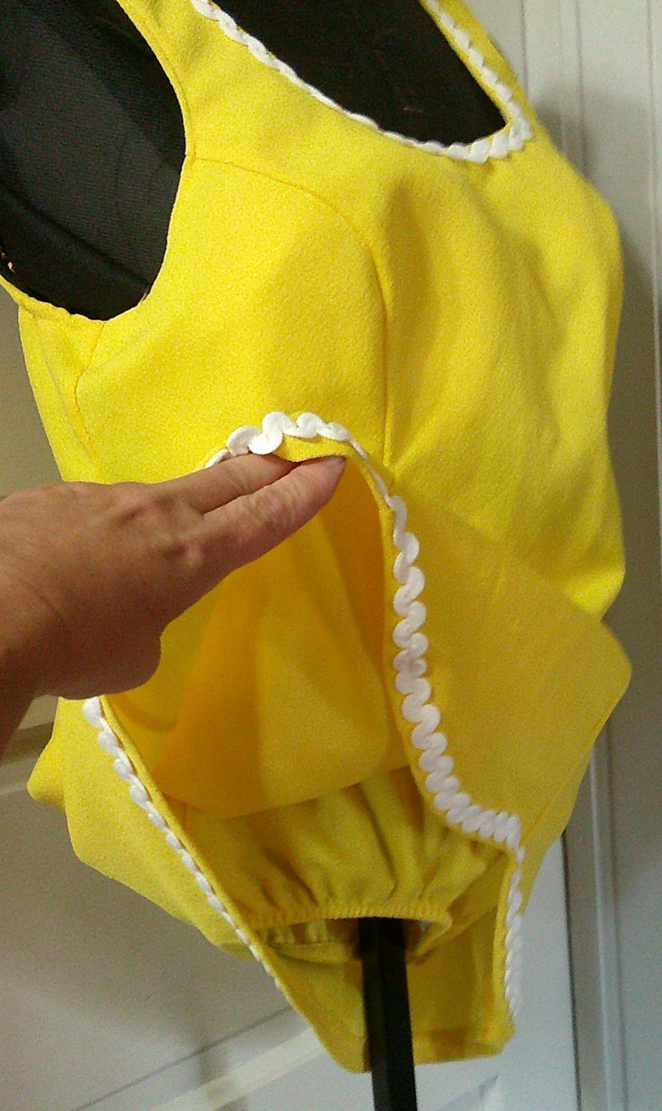 VINTAGE 60’s MONTGOMERY WARD Gold Yellow Tankini 2 Pc Swimsuit Built in Bra 40