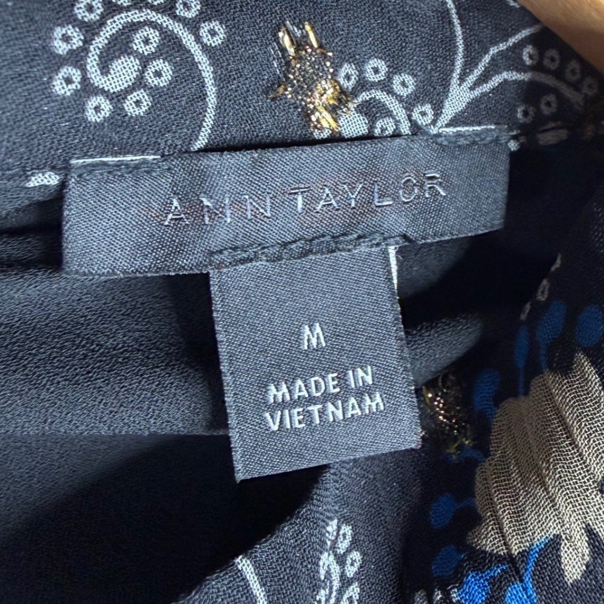 Ann Taylor Floral Print Short Sleeve Blouse size Medium Black/Yellow/Blue