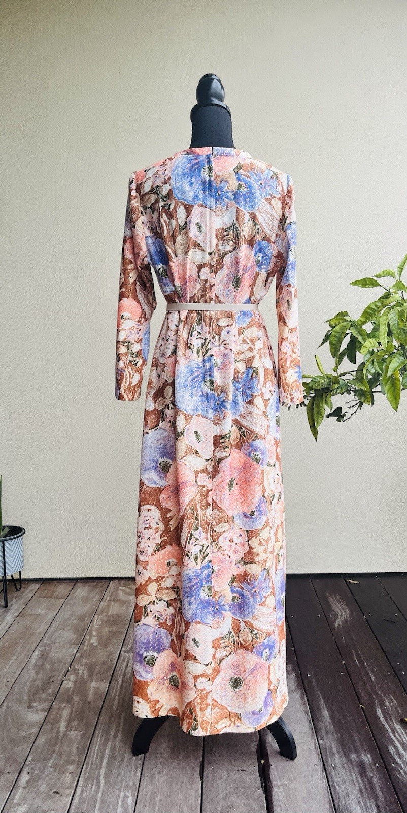 Vintage 70s Maxi Dress Long Sleeve Boho – British Lady – Gold Coral Blue Medium