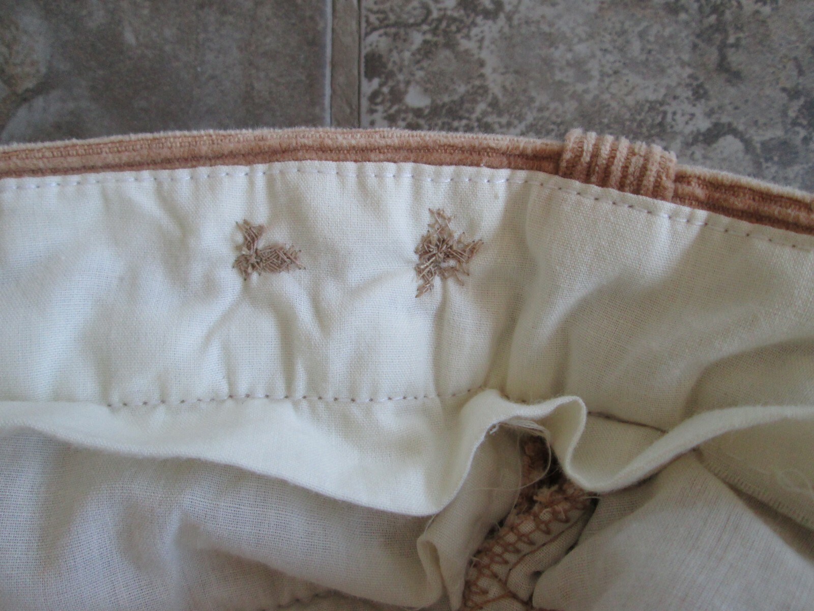 VTG Bugle Boy Onward Cropped Pants Capri 28×19 Pleated Corduroy Khaki Parachute