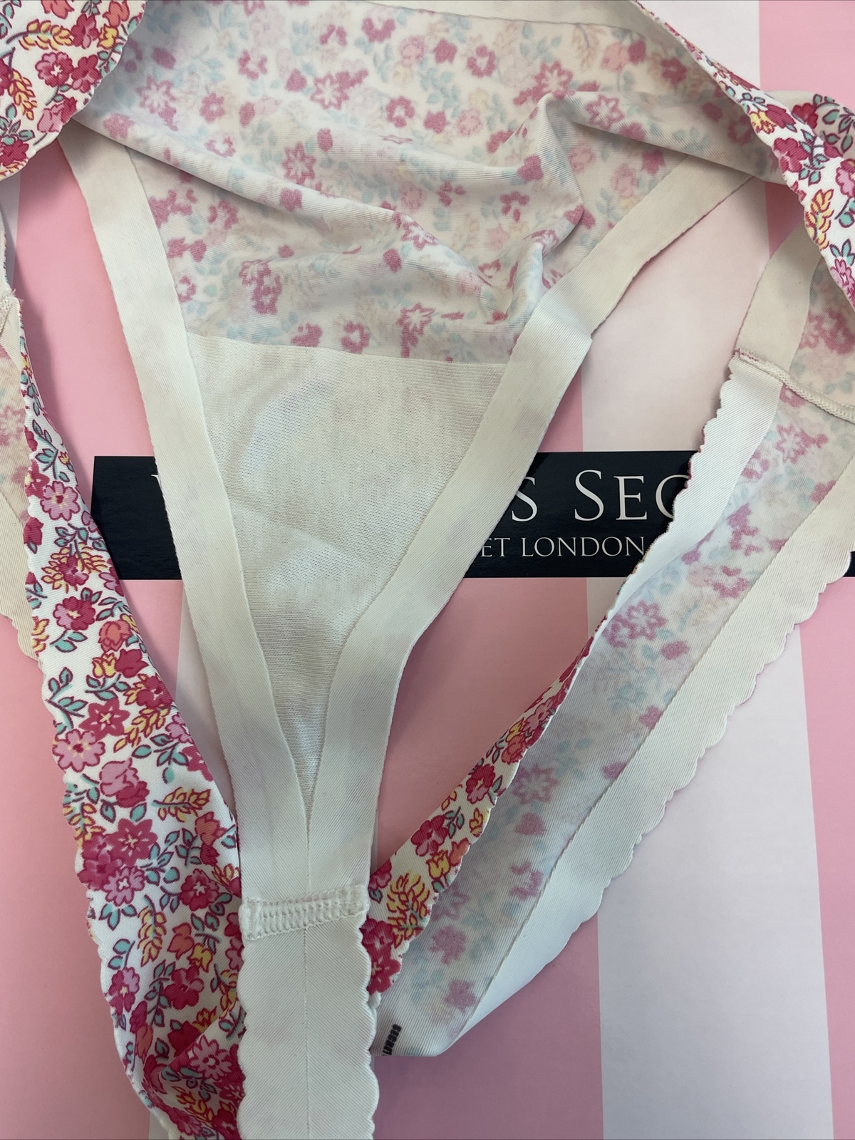NWT VTG 2007 Victoria’s Secret ANGELS SMOOTH THONG , FLORAL – Large (CLOSE-OUT)