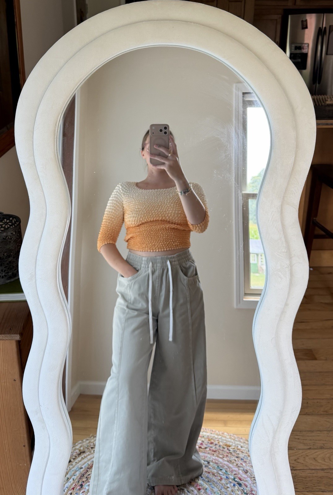 Y2k women’s popcorn top. Lizzy McGuire vibes. Stretchy top.