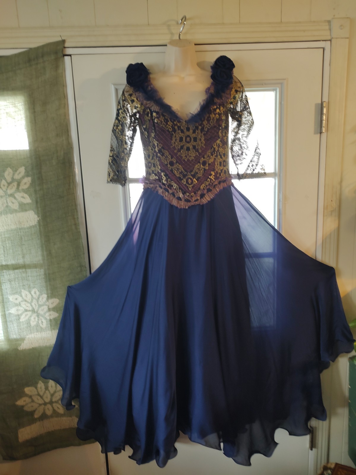 Zandra Rhodes Vintage Eveningown, Hand Made In England Couture 8 Silk/Gold Lace