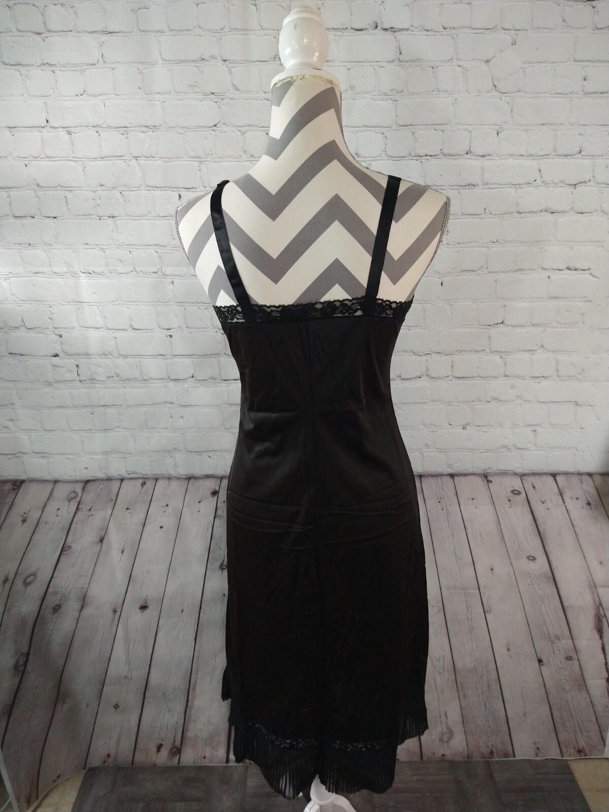 EUC women’s VINTAGE HONEY TRIQUE GILEAD black full slip dress – SIZE 36