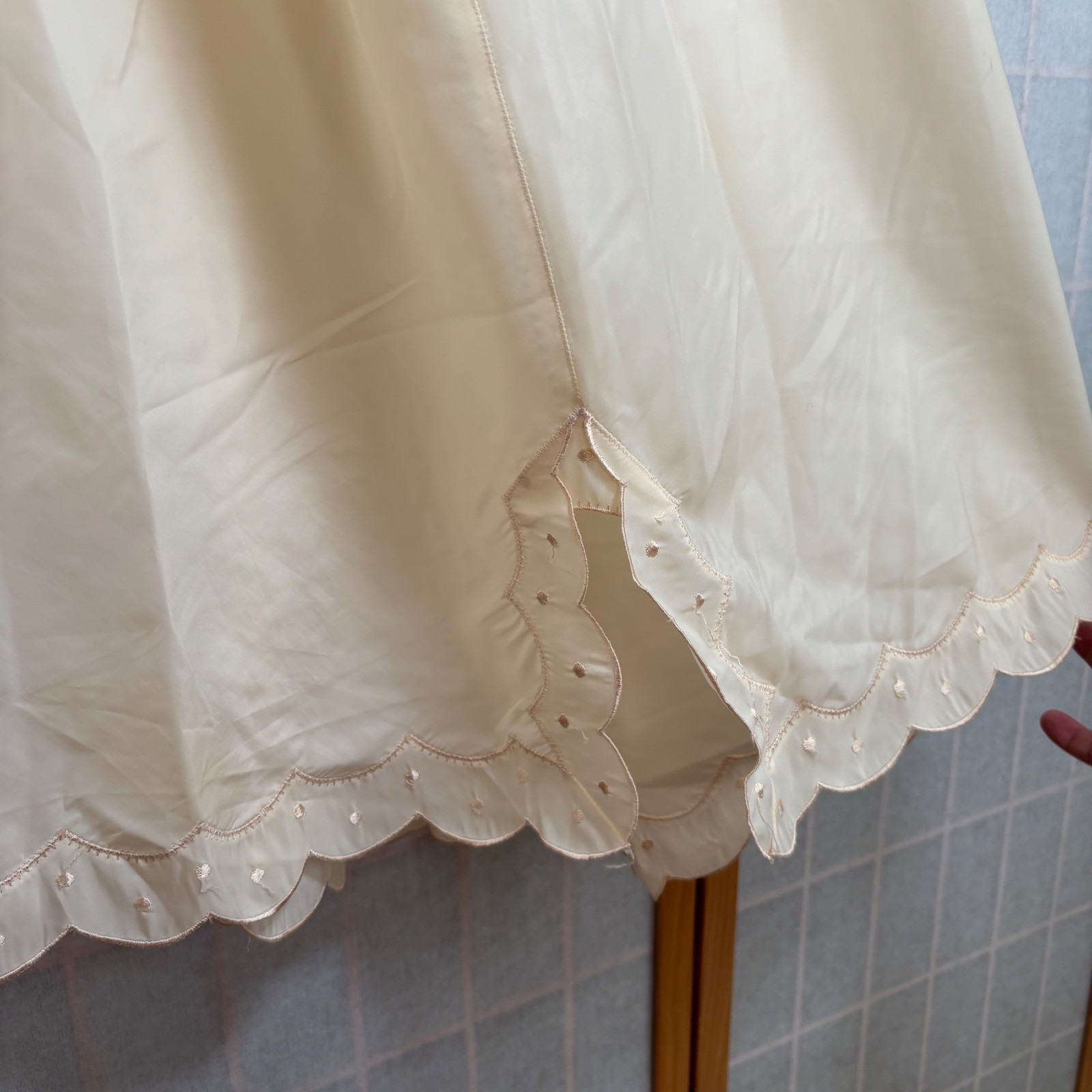 Vintage Barbizon Candie Tafredda Full Slip Ivory Scalloped Embroidered Size 40