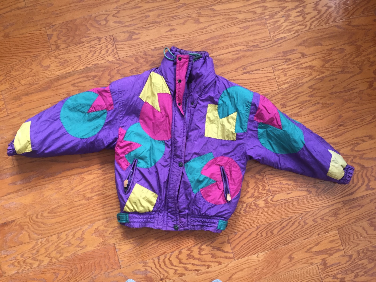 East West Woman 80-90s Puffy Coat Jacket Snow Ski Medium Nylon Geometric Puffer