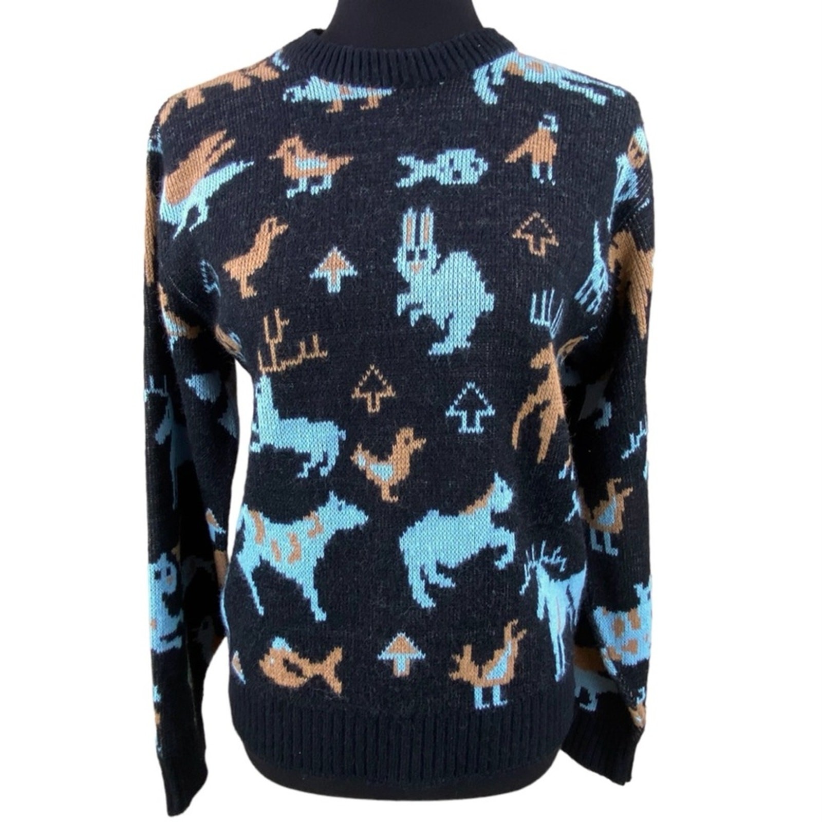 Vintage Sweater Size M/L Charcoal Gray Figurative