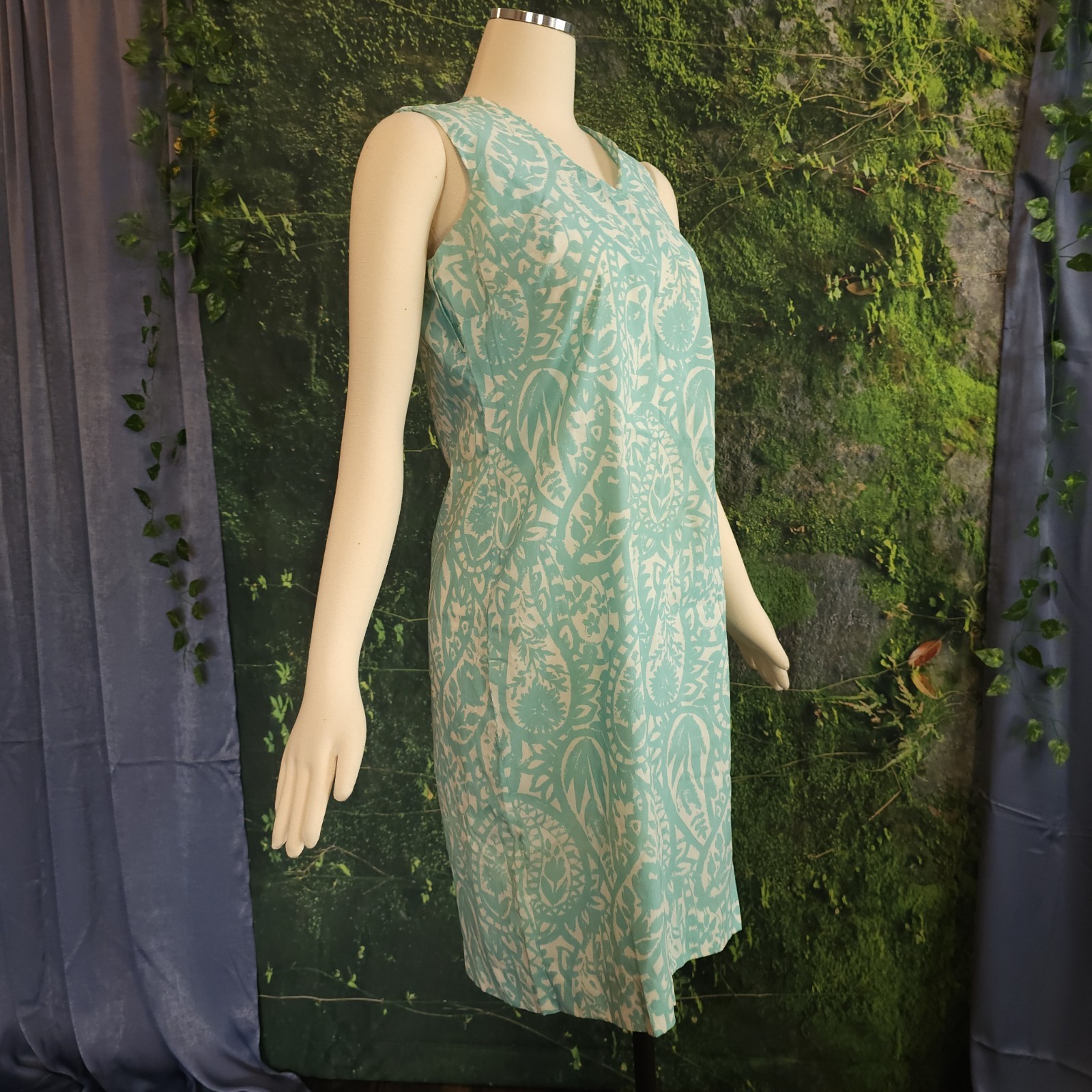 Vintage 1960’s Dress Shift Mod Teal White Floral Sleeveless V-neckline