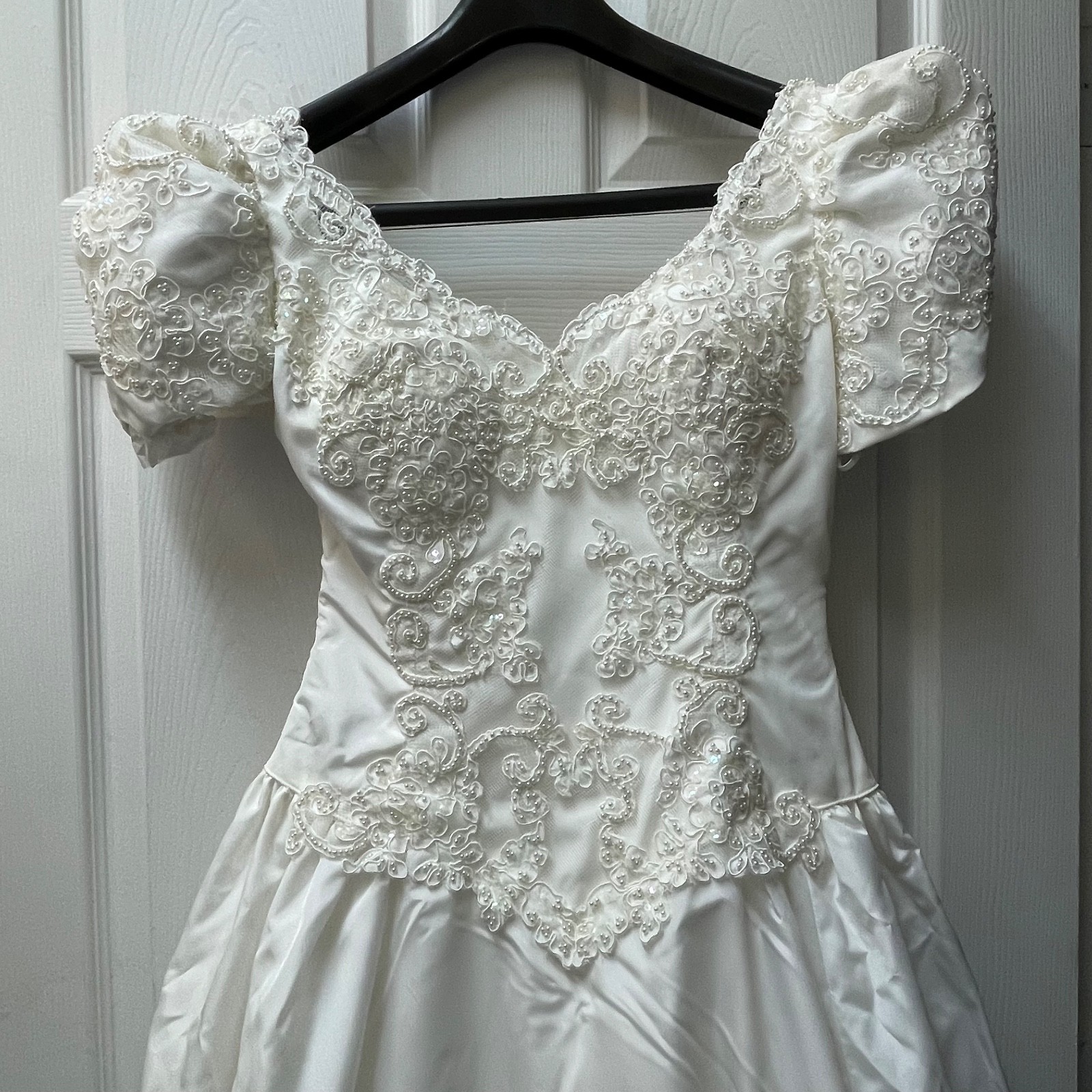 Vintage 80s Wedding Dress Size 8 Lace Flutter Sleeves Train Beaded Bows