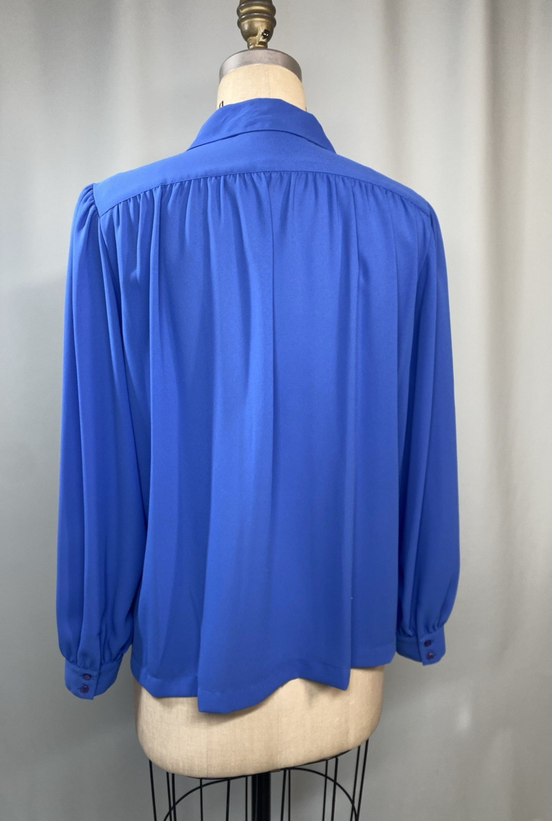 Vintage Blouse Top SIZE LARGE blue pleat WALKER & LANE 80s 90s modest