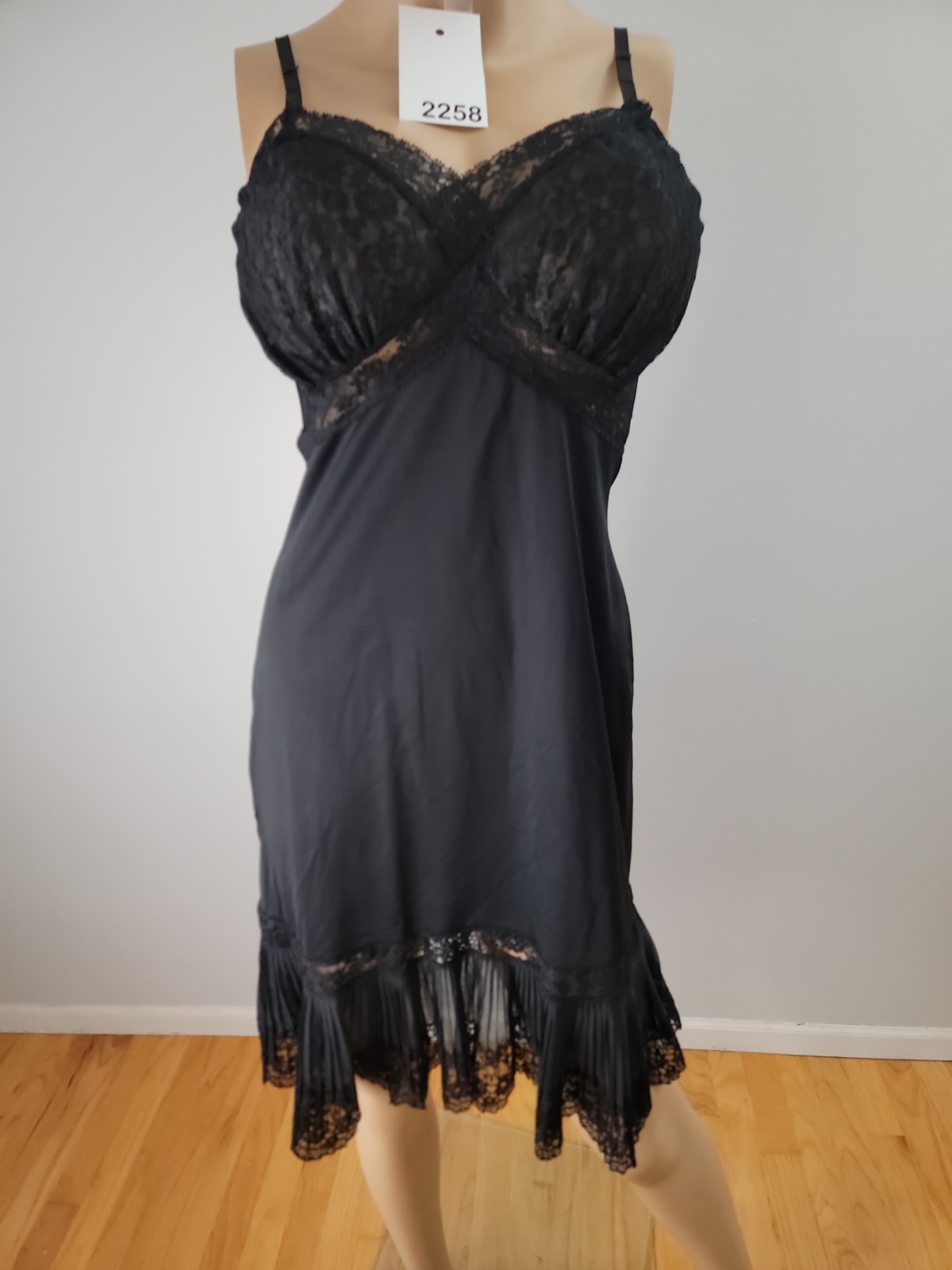 Vintage Van Raalte All Nylon Black Full Slip Lace Detail Size 34