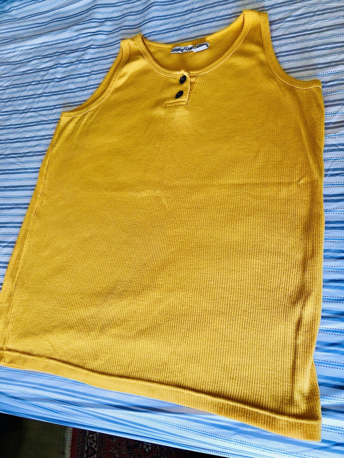 Women’s Size 12-14 Sleeveless Gold Ribbed 22” Stretch Chest 25” Length Top
