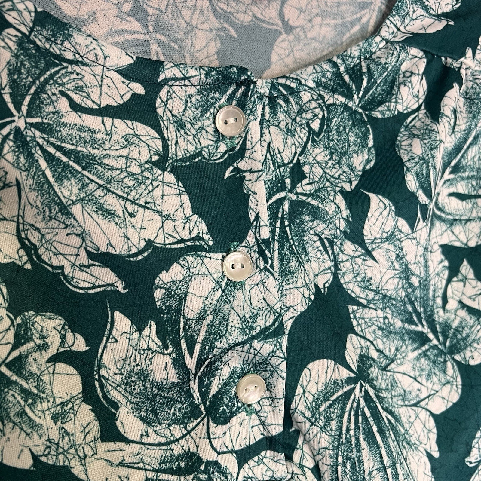 Vintage 80s Act III Top Ladies Large Green White Floral Leaf Shirt Made in USA