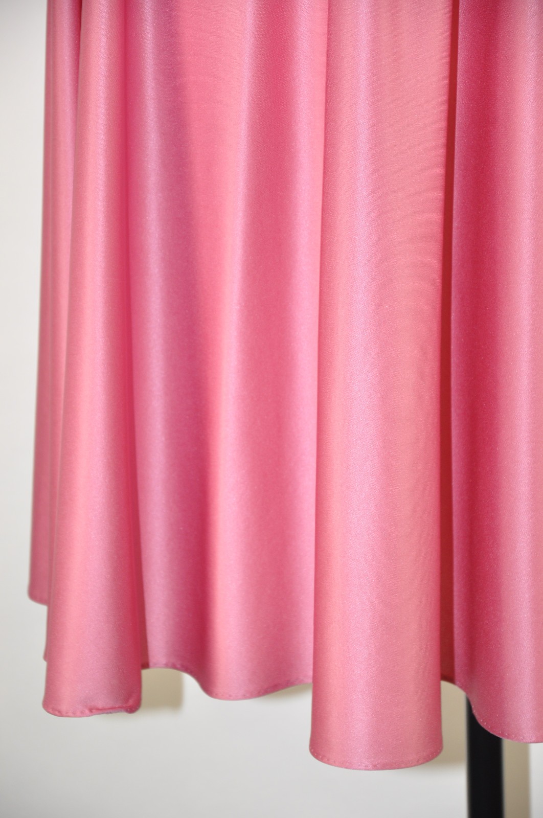 70s Vintage Pink Poly Jersey Eyelet Lace Draped Batwing Sleeve Boho Cape Dress S
