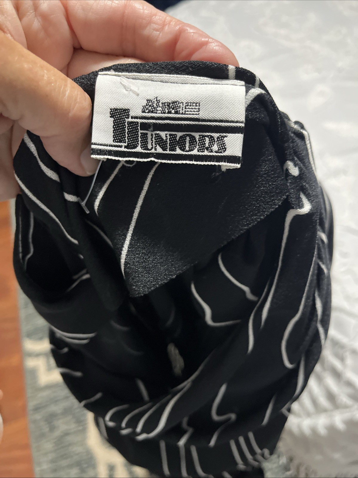 VINTAGE TJUNIORS FABULOUS BLACK WHITE DRESS ABSTRACT 8/10