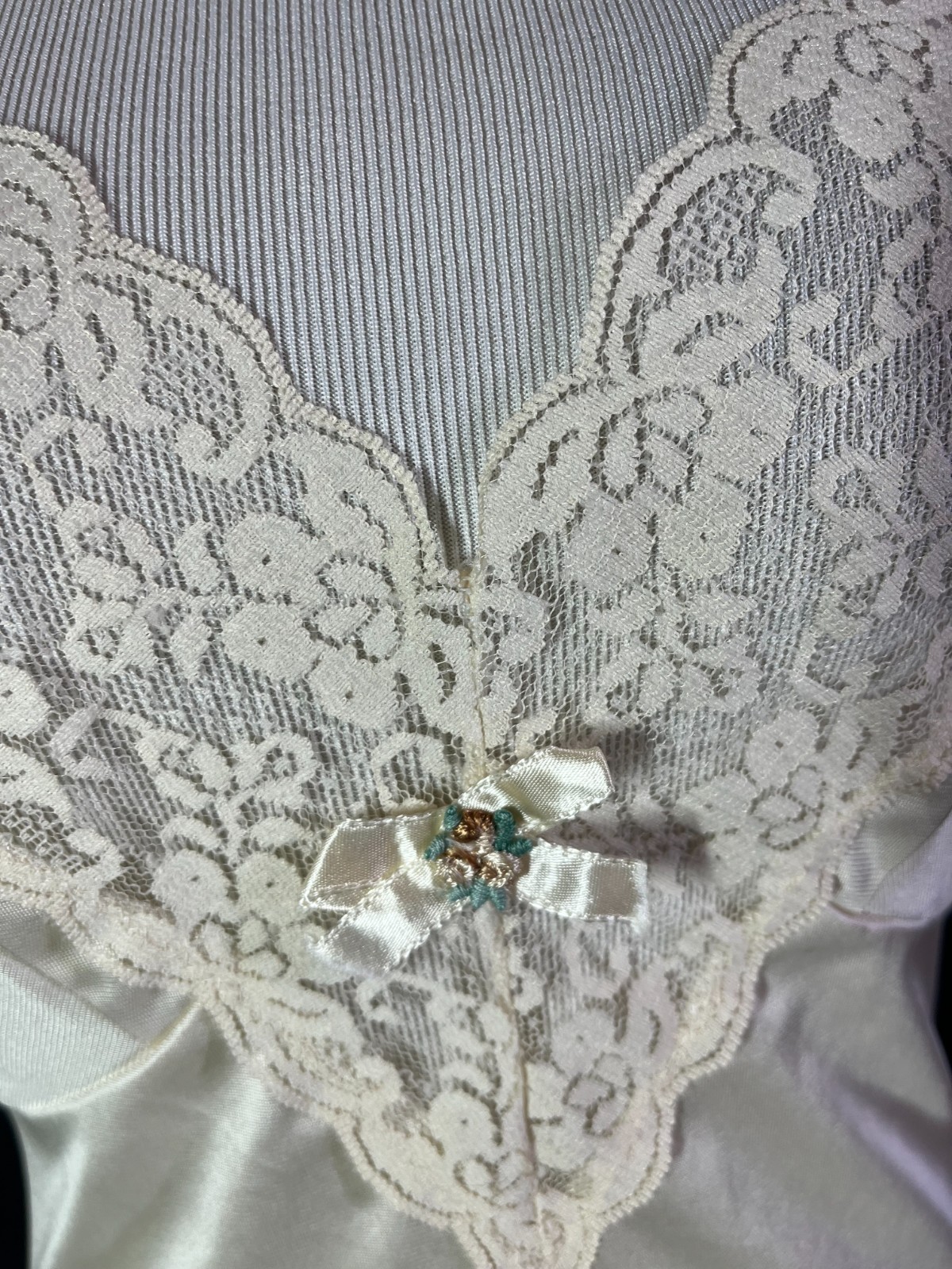 Vintage Sliperfection Size 34 Cream Slip Adjustable Straps Lace Trim