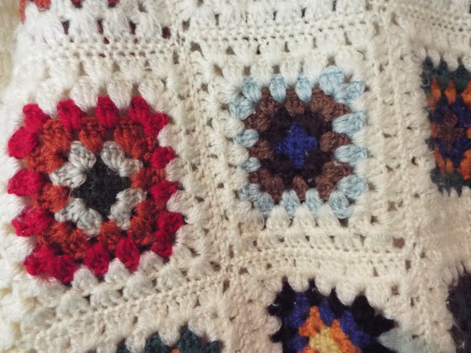 1970s VTG Women’s Handmade Crocheted Granny Square Sweater Boho Hippie Thane