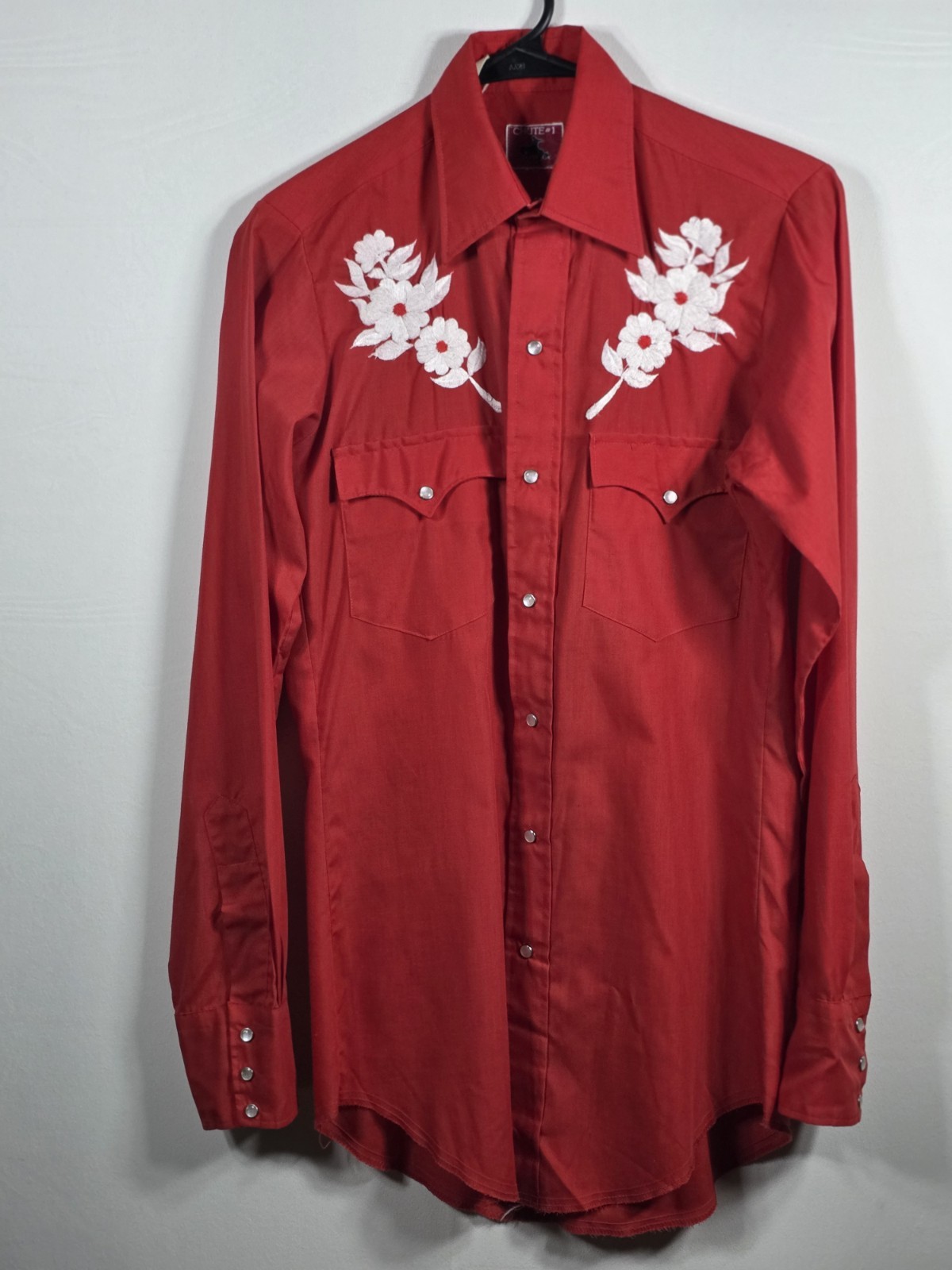 Vintage Chute #1 Women’s Large Western Pearl Snap Shirt Red Floral Embroidered