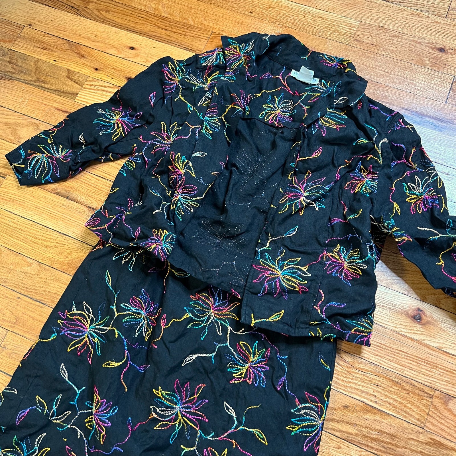 VTG Floral Skirt Suit 2-Piece Embroidered Floral Barry Bricken Sz XS No Tag