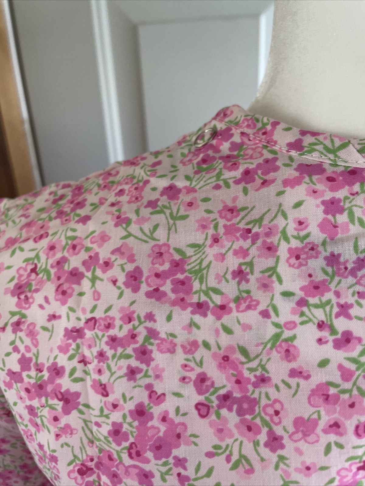 NWT Lady Lindsay Women’s Small Floral Hospital Gown Snap Open Back Dress Pink 1