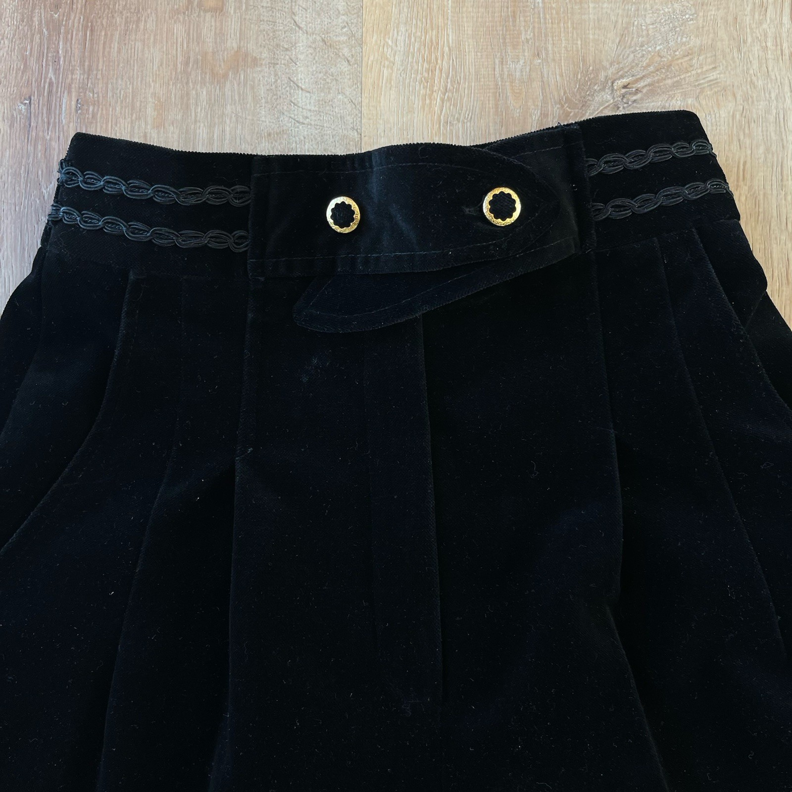 VTG Niedieck Black Velvet Pants Pleated Gold Belt Rope Detail Moody M FLAW