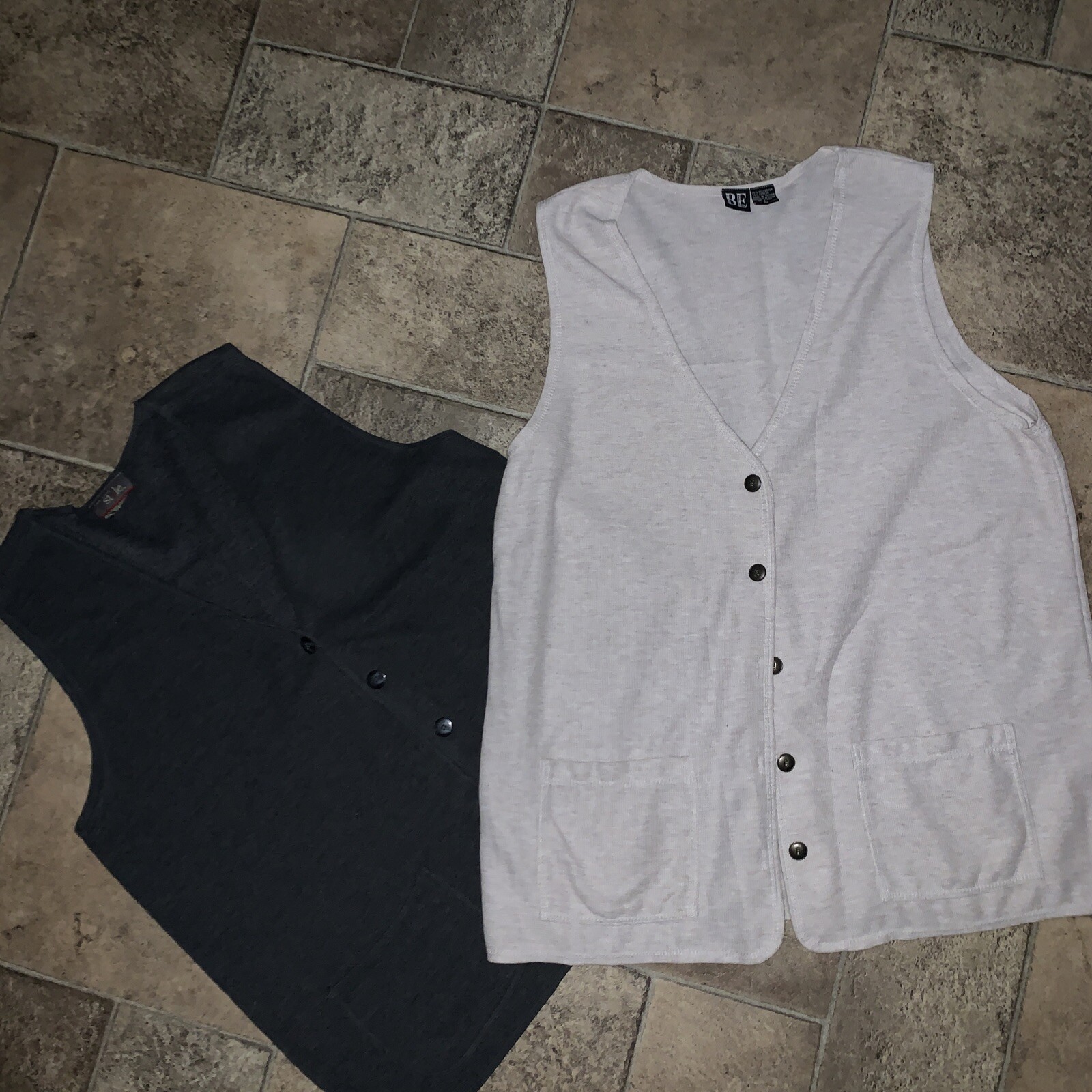 B.E. Basic Editions & New York Style Gray Off White Vest Sz L LOT of 2 ❤️eb15m2
