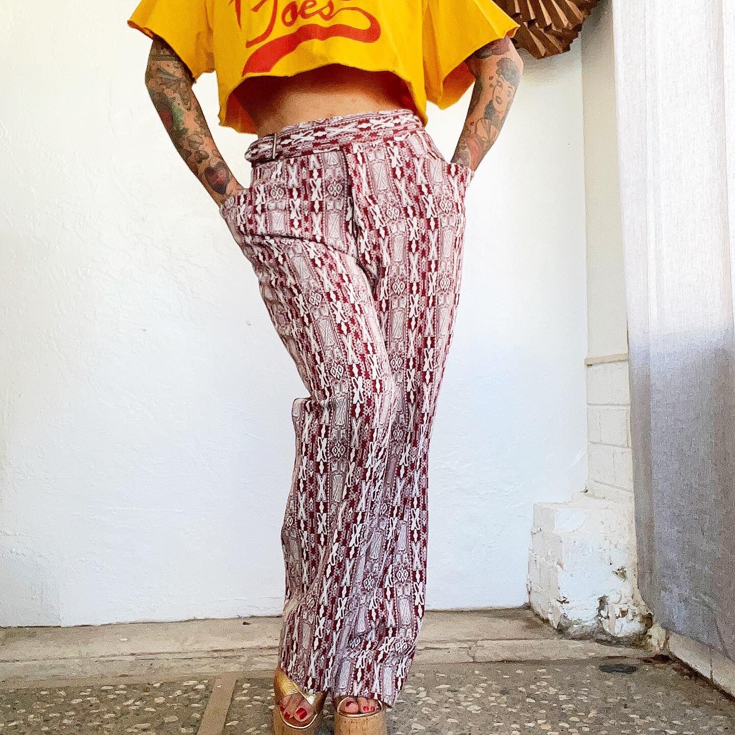 DIAMONDS & X’s Woven 70s 1970’s Vintage Burgundy White Flared Polyester Pants 32