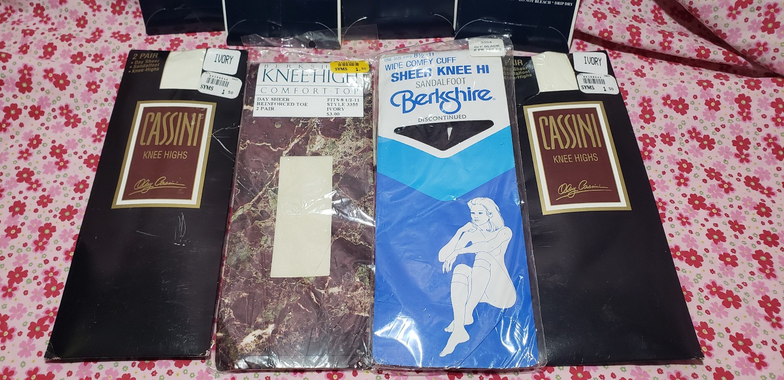 16 Pair NOS Vintage Knee Hi High Nylon Stockings One Size 8-1/2-11 White Black