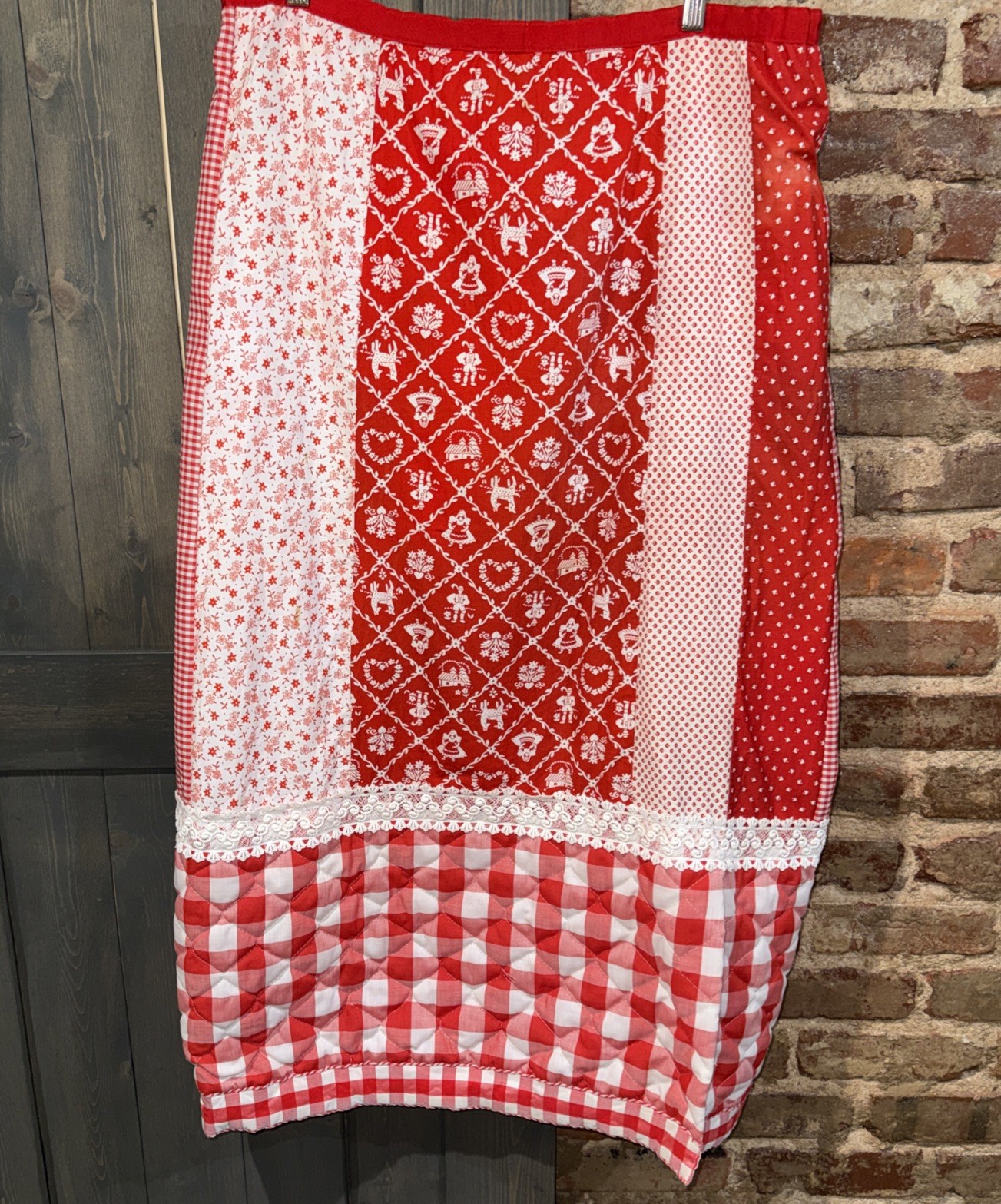 Darling Vintage Handmade Red White Folk Art Patchwork Quilted Skirt Maxi Sz XL