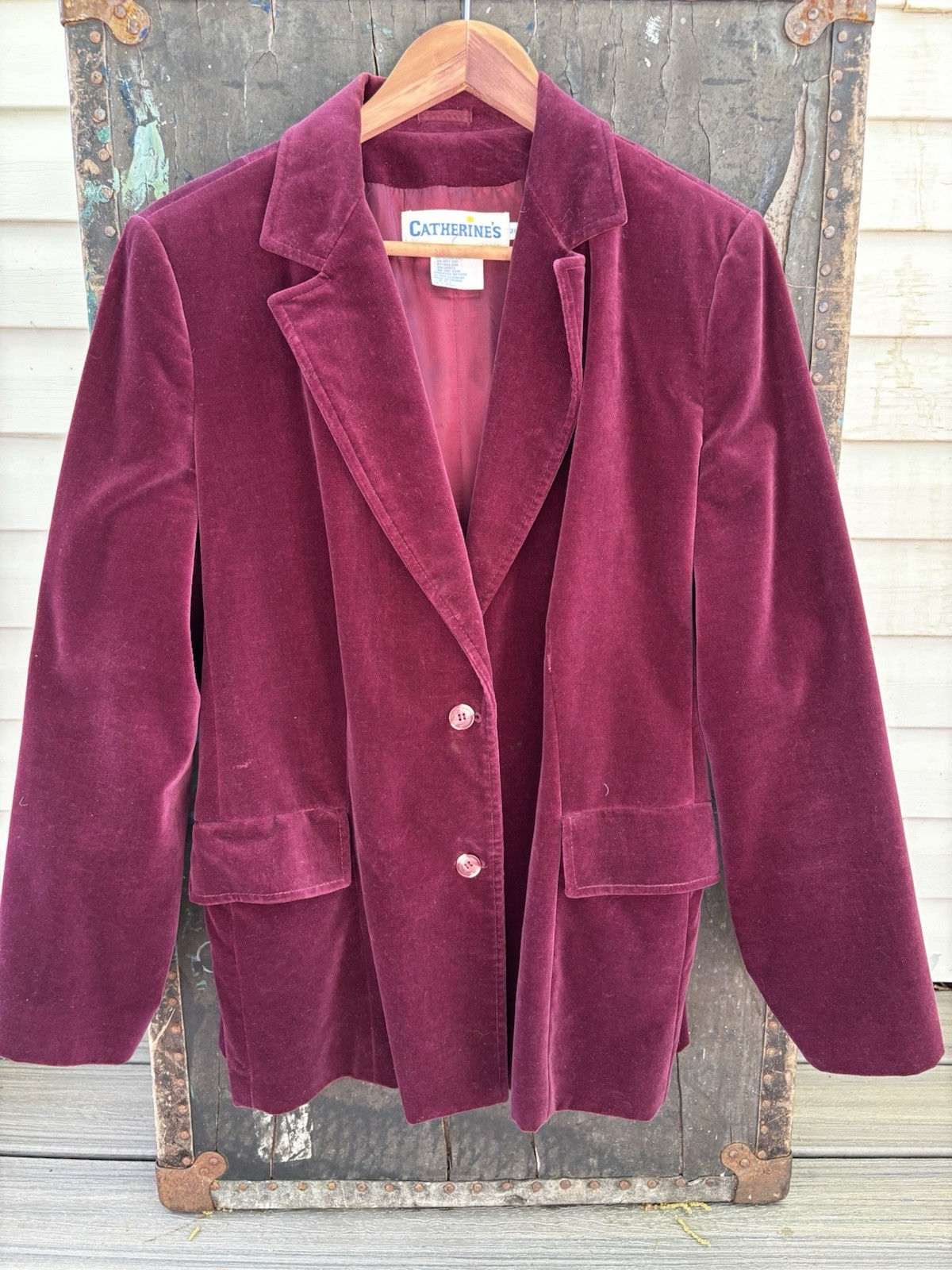 Vintage Women’s Size 38 1980’s Burgandy Plum Velvet Blazer Rare Size beautiful