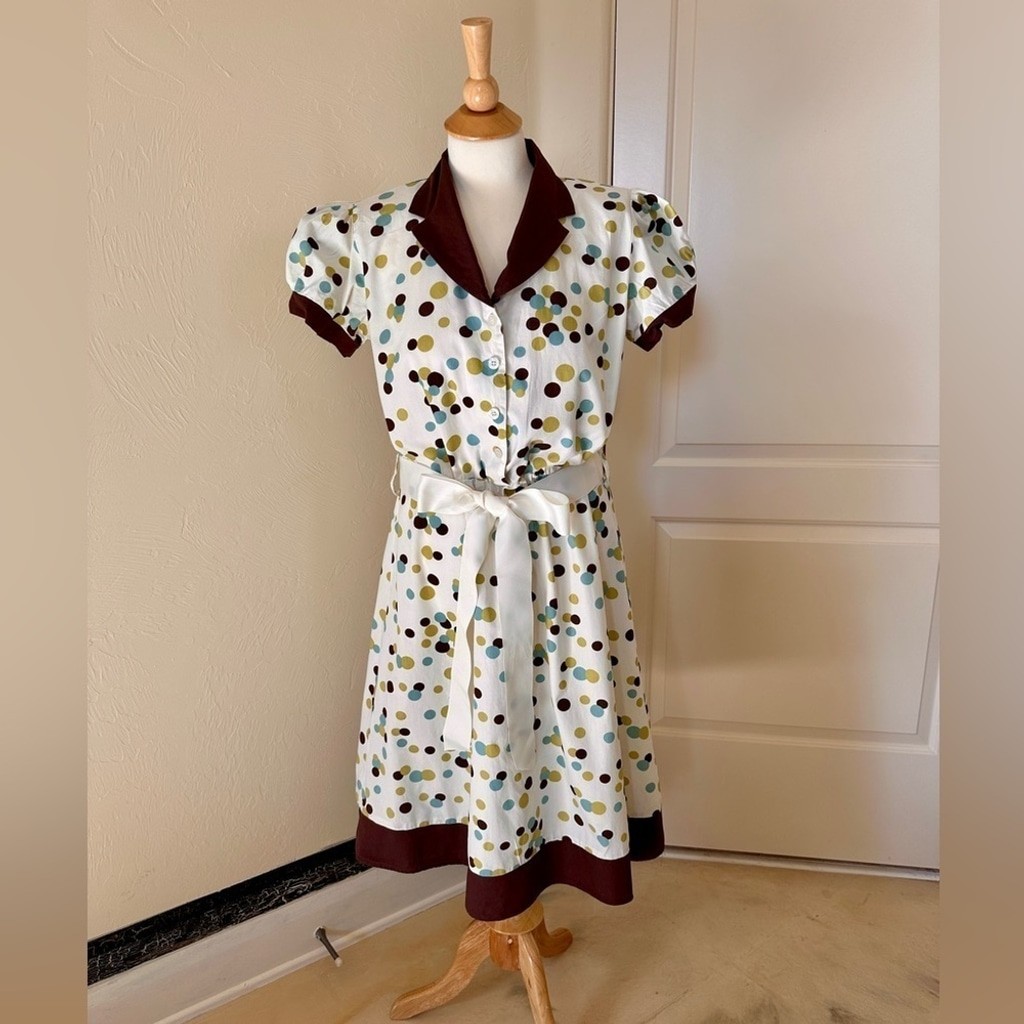 50s/60s Divine Modestee Polka Dot Dress – Timeless Elegance Medium