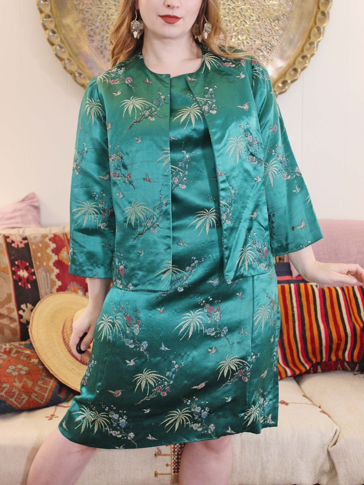 VTG 1960s Emerald Green Silk Brocade Shift Dress Cropped Jacket Suit Set Chinese