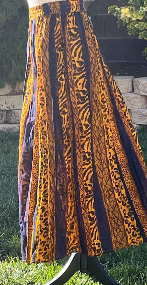 Skirt Vintage Multi-Print Blue Gold Size:Large by Exclusive Whispers Soft Pleats