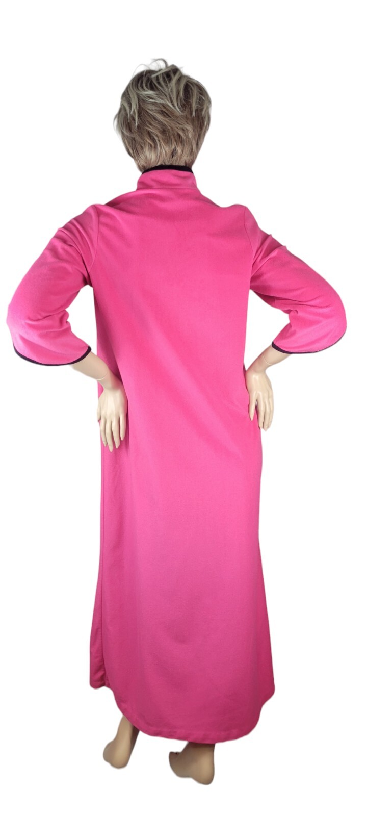 Vintage Madison Avenue by Plaza 9 Pink & Black Asian Motif Zip Robe Medallion