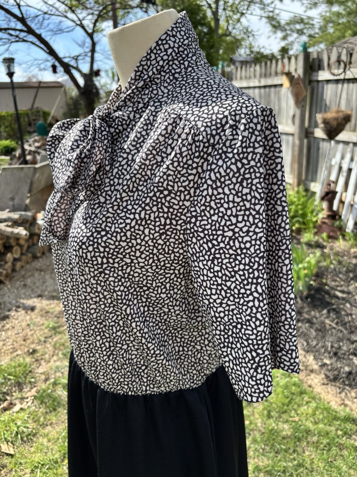 VTG 1980s Secretary Dress Pussy Bow Midi Pencil Sz L B40 Black White Stretchy